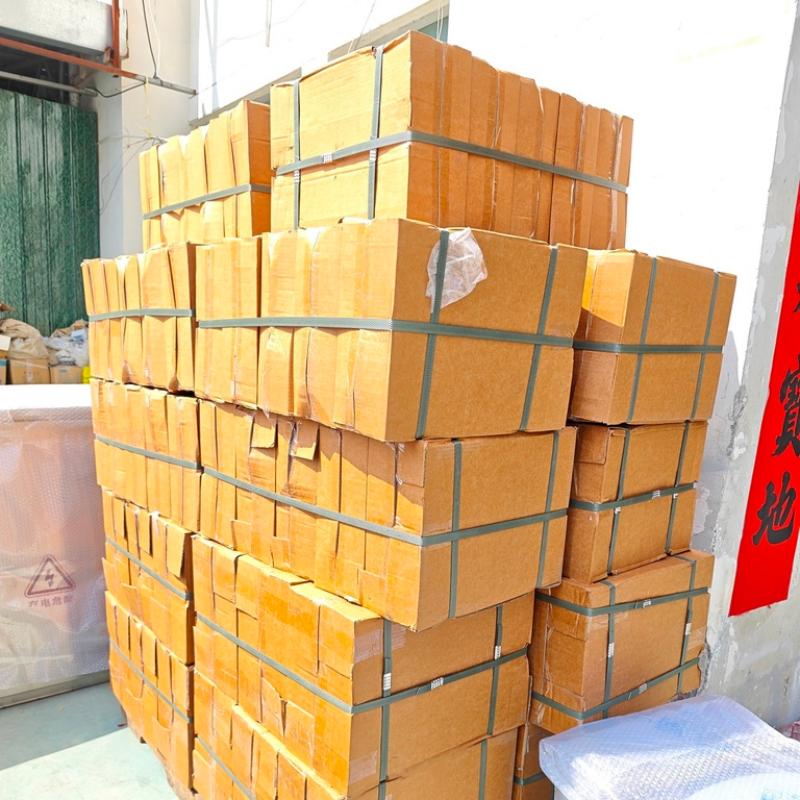 Tá an chéad bhaisc d'orduithe bosca méadair leictreachais ó chustaiméirí nua sa RA seolta go rathúil